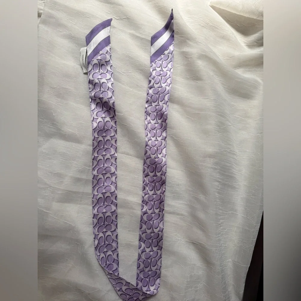 COACH C8363 Signature Logo Print Silk Skinny Scarf Iris Purple - Picture 4 of 4